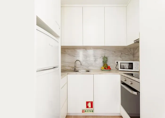 아파트 Host Wise - Flat W Free Private Parking - Bright & Cozy 포르투