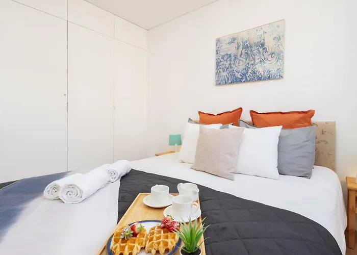 Host Wise - Flat W Free Private Parking - Bright & Cozy * 포르투