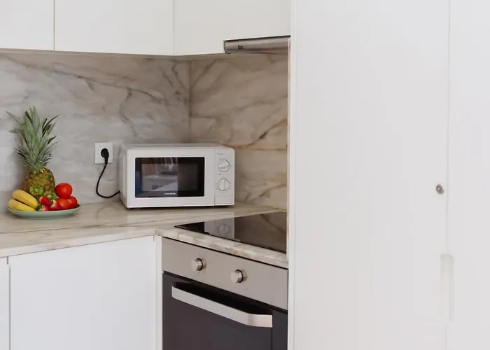 Host Wise - Flat W Free Private Parking - Bright & Cozy * 포르투