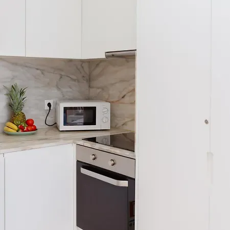 Host Wise - Flat W Free Private Parking - Bright & Cozy * Oporto