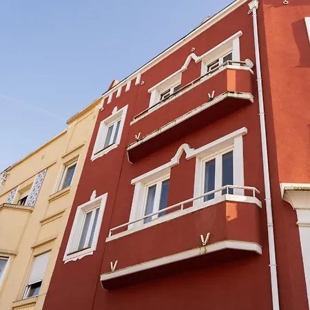 Host Wise - Flat W Free Private Parking - Bright & Cozy * Порту