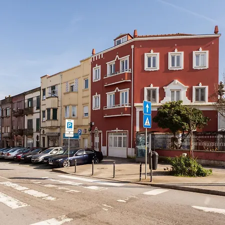 Apartment Host Wise - Flat W Free Private Parking - Bright & Cozy Porto