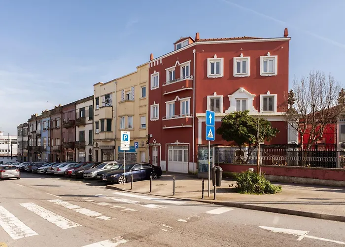 Appartamento Host Wise - Flat W Free Private Parking - Bright & Cozy Oporto