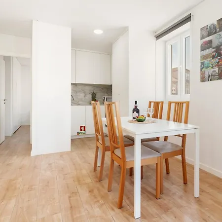 公寓 Host Wise - Flat W Free Private Parking - Bright & Cozy *