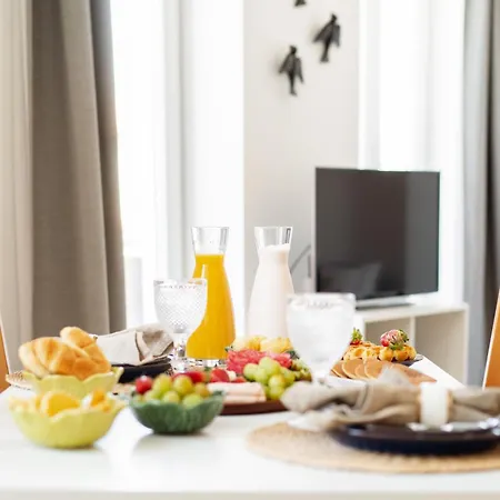 Host Wise - Flat W Free Private Parking - Bright & Cozy * Oporto