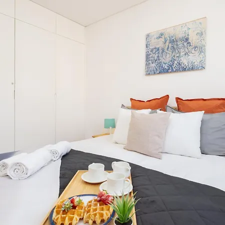 Host Wise - Flat W Free Private Parking - Bright & Cozy * 波尔图